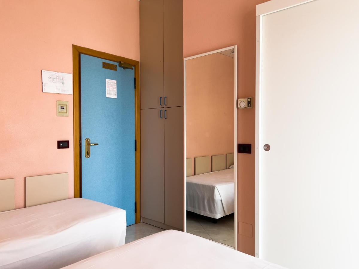 Hotel Soleblu Rimini Bagian luar foto