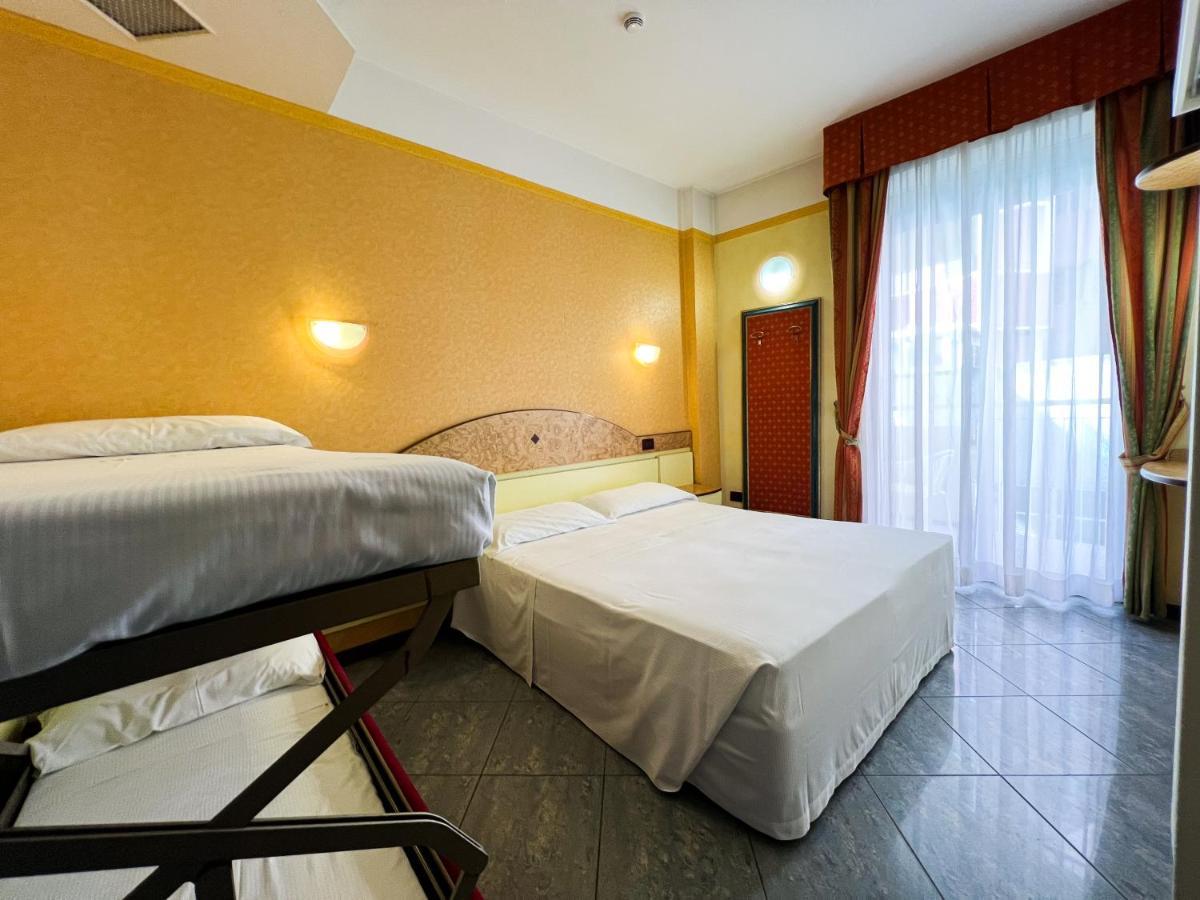 Hotel Soleblu Rimini Bagian luar foto